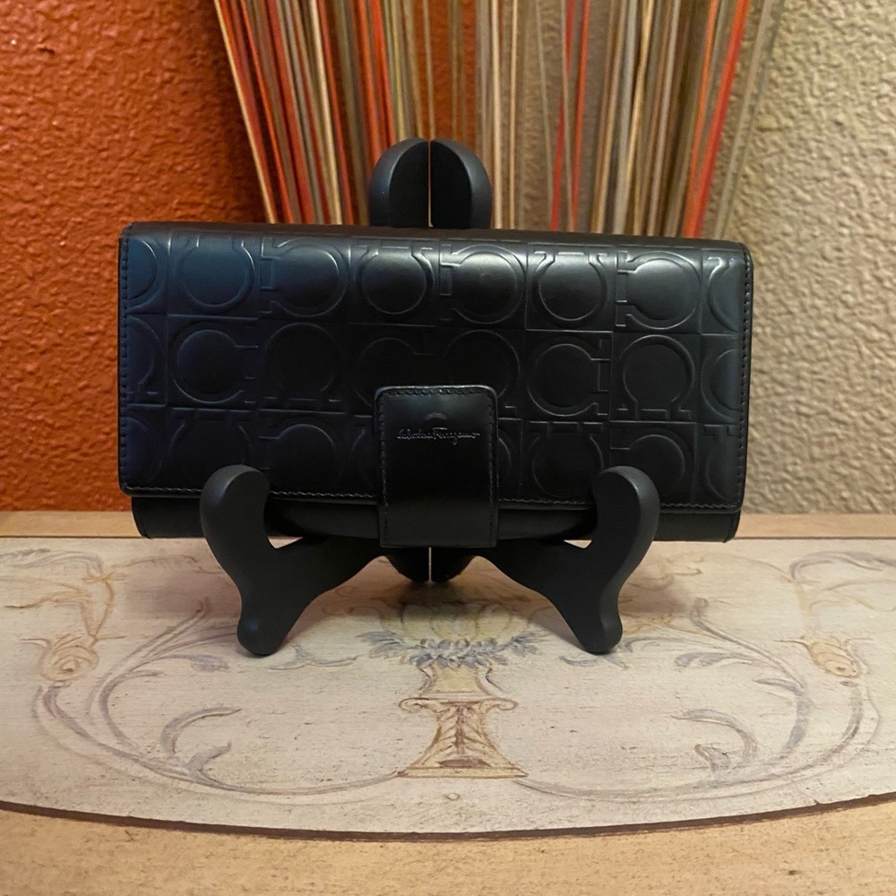 Salvatore Ferragamo - EUC -Gancini Black Embossed Long Leather Wallet-Like New